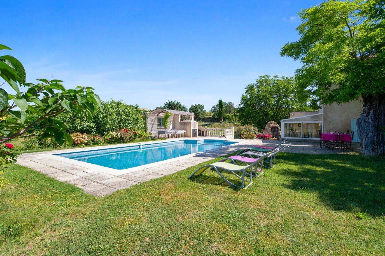 Villa Charmante A La Tour-D'Aigues Avec Piscine Privee Exterior photo