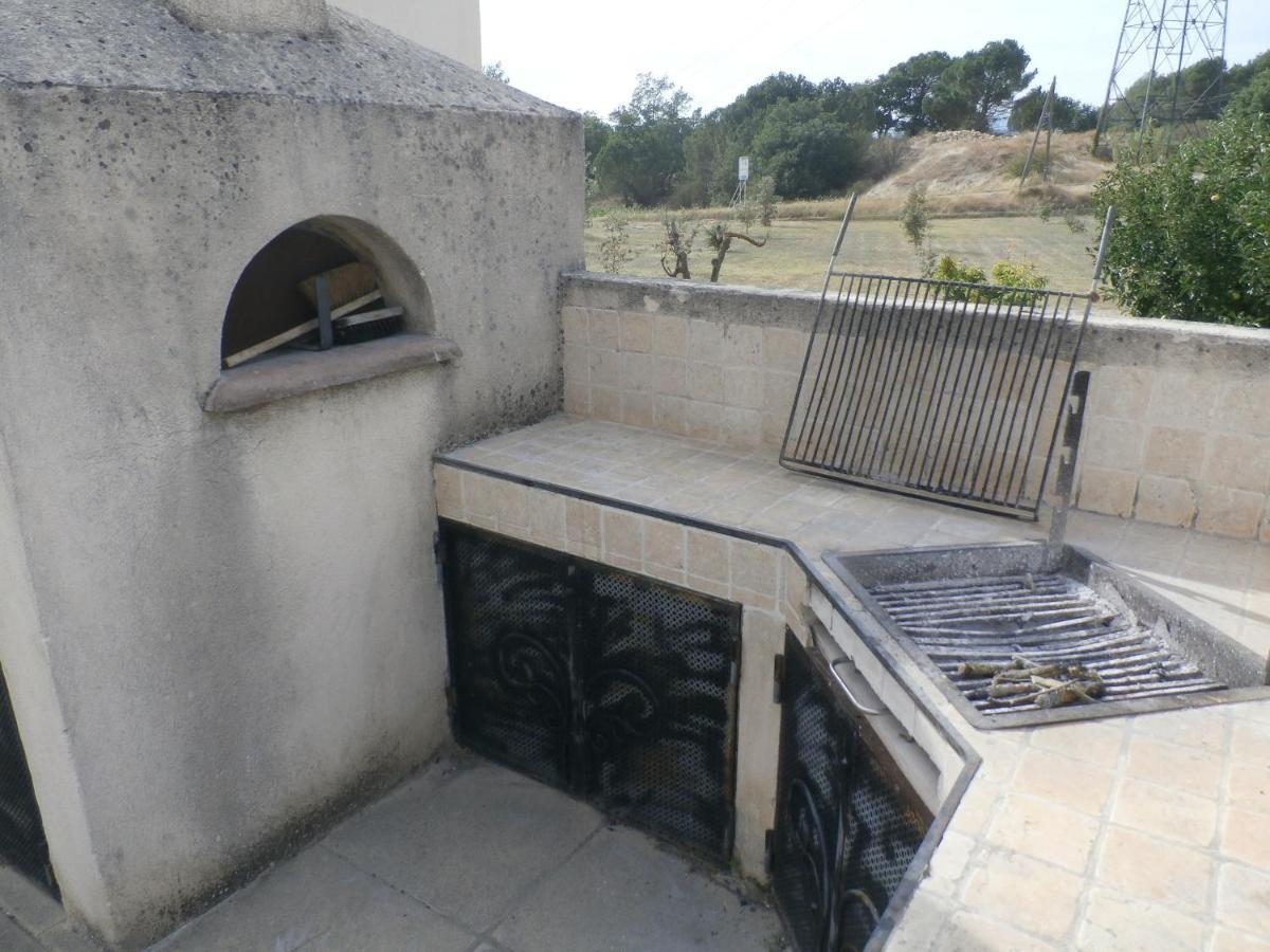 Villa Charmante A La Tour-D'Aigues Avec Piscine Privee Exterior photo